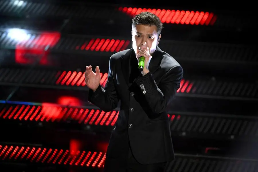 Sanremo 2025, prima serata: l'esibizione di Fedez