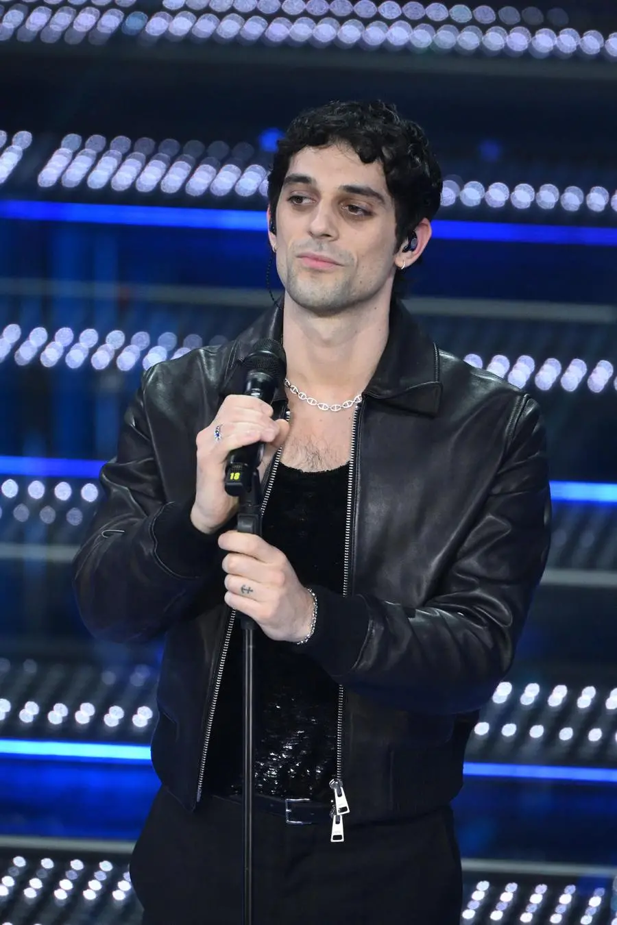 Sanremo 2025, prima serata: l'esibizione di Bresh