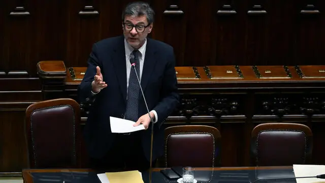 Il ministro dell'Economia Giancarlo Giorgetti durante il question time alla Camera, Roma, 15 gennaio 2025. ANSA/ETTORE FERRARI