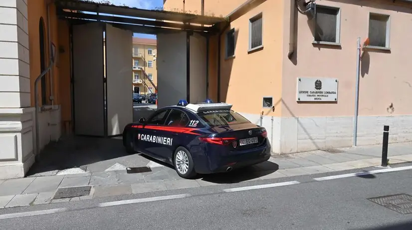 Il comando dei carabinieri in piazza Tebaldo Brusato - © www.giornaledibrescia.it