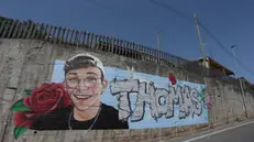 Il murales dedicato a Thomas Bricca alle porte del paese. Alatri. 18 luglio 2023. ANSA / ANTONIO NARDELLI