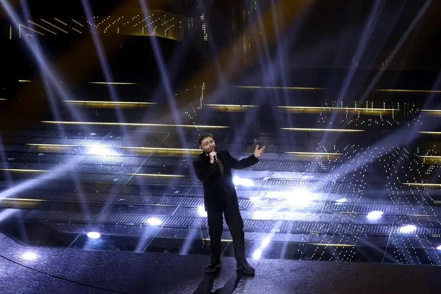 Sanremo 2025, seconda serata: l'esibizione di Rocco Hunt