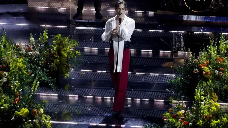 Sanremo 2025, seconda serata: la seconda esibizione di Damiano David