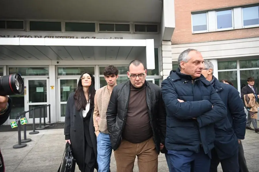 Omicidio Bozzoli, Maggi esce dall'aula con i suoi legali