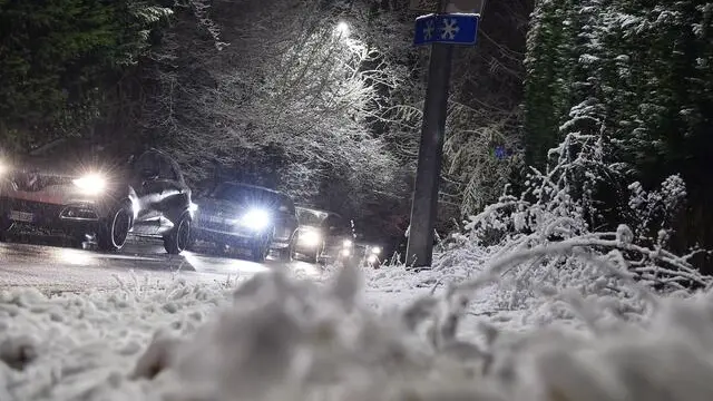 Prima nevicata della stagione su Torino, 19 dicembre 2018. ANSA/ALESSANDRO DI MARCO