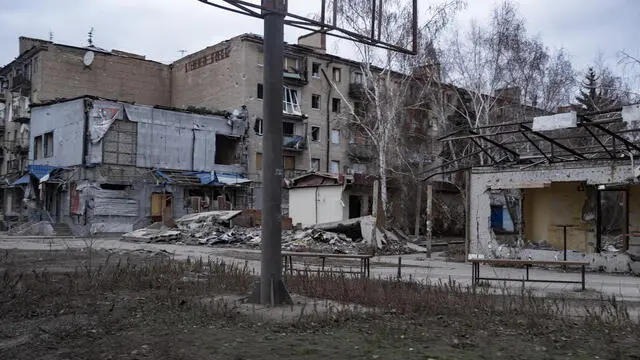 epa11879547 Buildings damaged by Russian shelling in the city of Kostyantynivka, Donetsk region, eastern Ukraine, 06 February 2025. Russian troops, stationed around eight kilometers from the city, had started intensifying aerial and artillery strikes on Kostyantynivka in 2024, prompting local authorities to enforce a 20-hour curfew in October. The same authorities are now urging the population to evacuate. Approximately 80,000 people lived in Kostyantynivka before the Russian invasion of Ukraine began in 2022. EPA/MARIA SENOVILLA