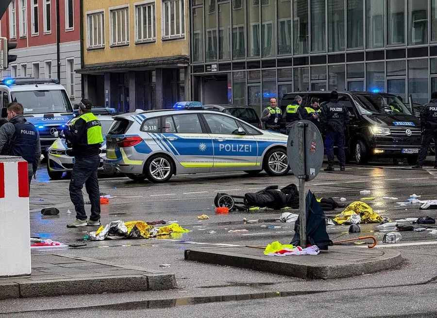 L'auto che è piombata sulla folla a Monaco di Baviera