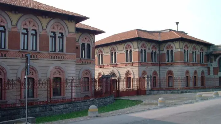 Uno scorcio della fabbrica Crespi in riva all'Adda