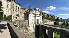 Le mura orobiche. Porta San Giacomo con il leone di San Marco