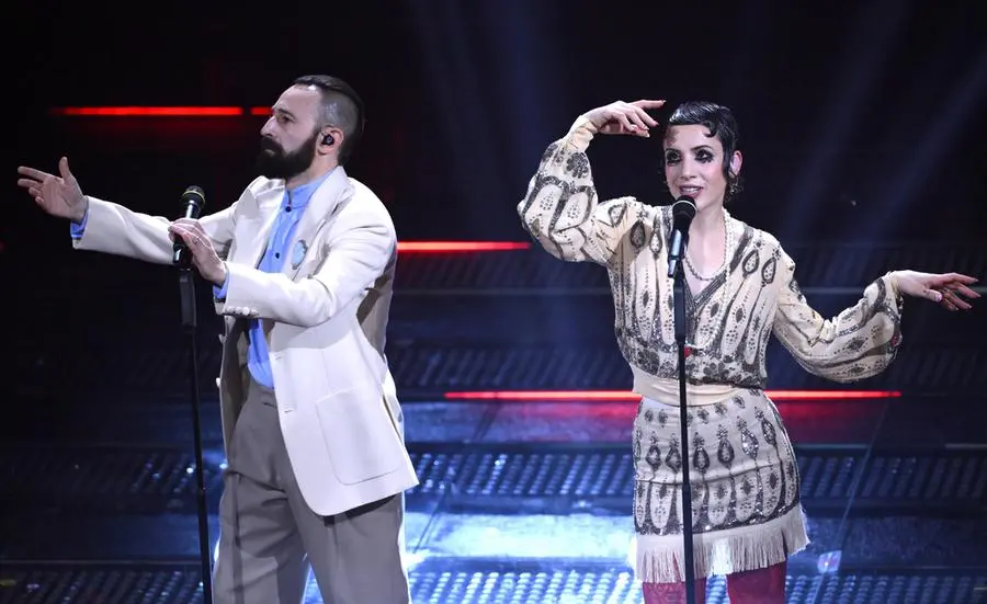 Sanremo 2025, i Coma_Cose sul palco dell'Ariston