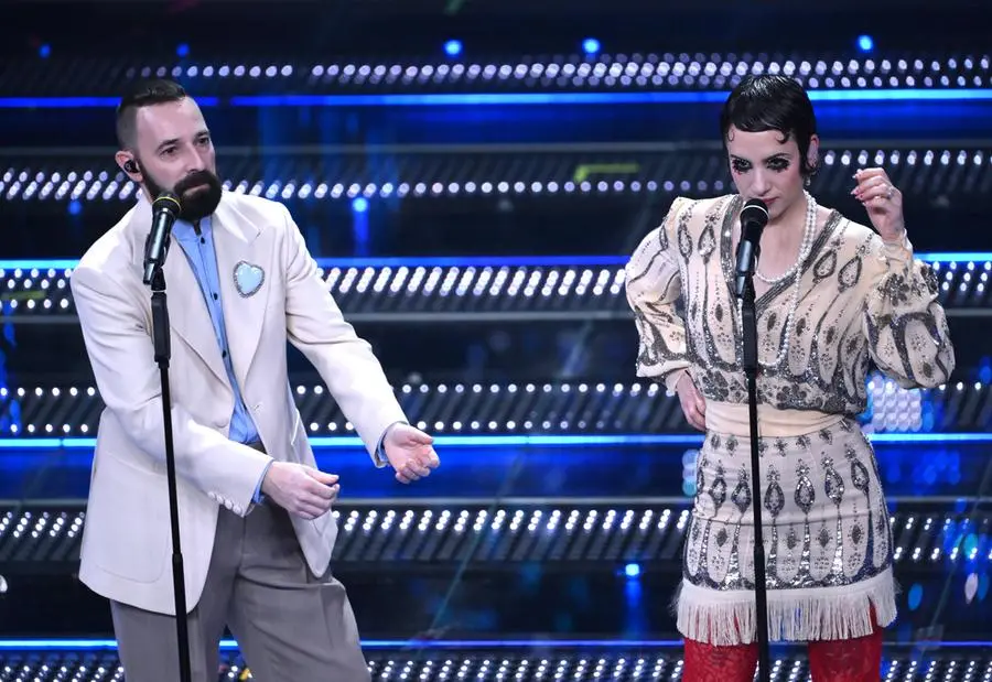 Sanremo 2025, i Coma_Cose sul palco dell'Ariston