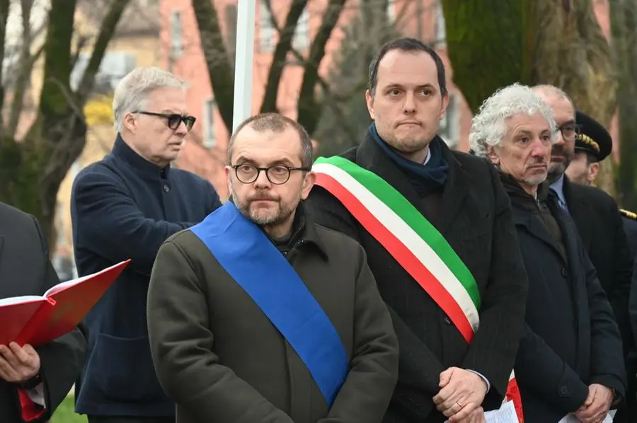 Le cerimonia al monumento del Roverotto per i santi patroni