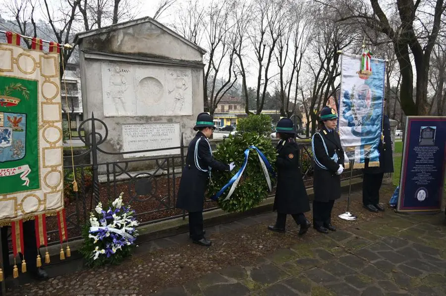 Le cerimonia al monumento del Roverotto per i santi patroni