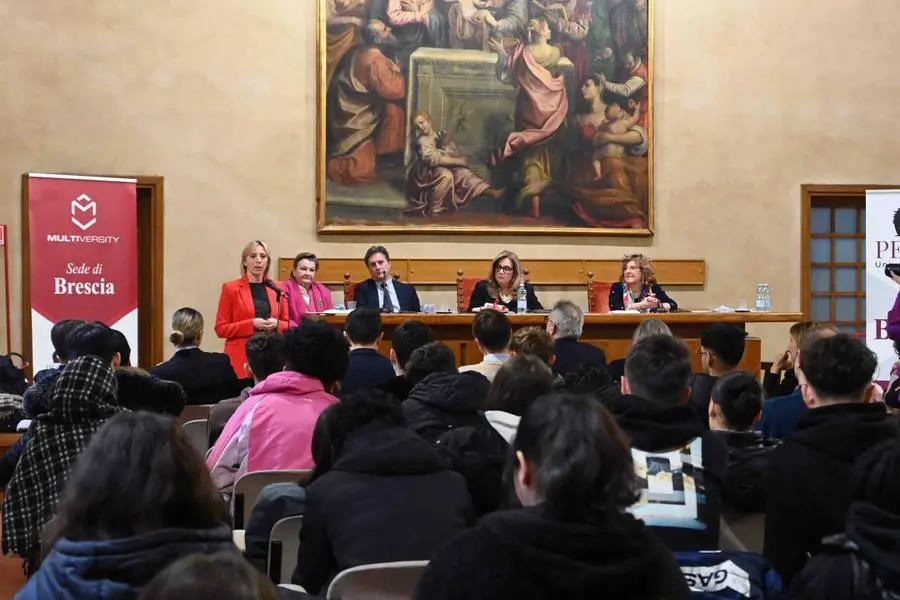 Le borse di studio consegnate dall'Associazione nazionale scuola italiana