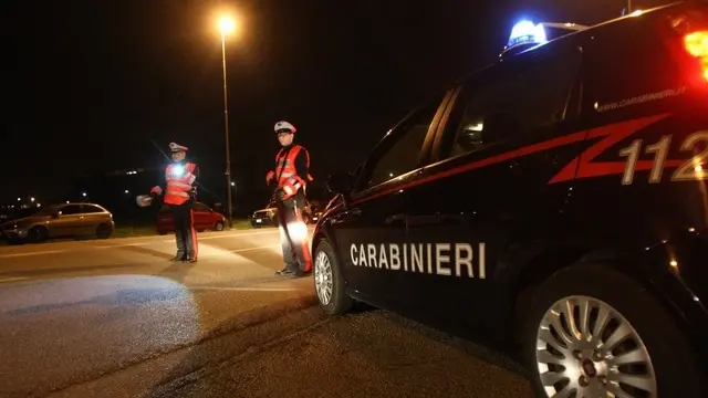 Una pattuglia di carabinieri - Foto Ansa © www.giornaledibrescia.it