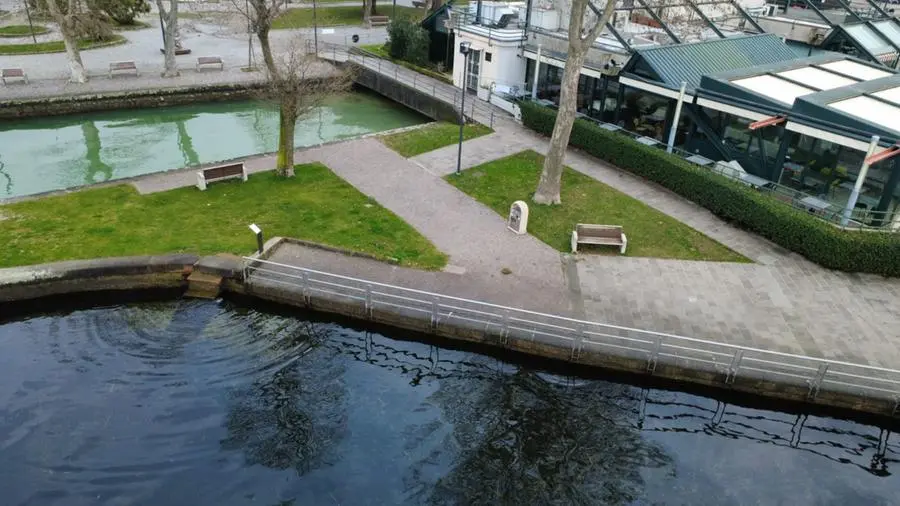 Il Lido dei platani a Iseo transennato