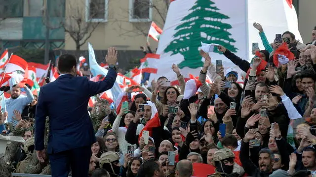 epa11895674 Former Lebanese Prime Minister Saad Hariri greets supporters during his visit to the grave of his father, late Lebanese Prime Minister Rafik Hariri, on the 20th anniversary of his assassination, in downtown Beirut, Lebanon, 14 February 2025. Rafik Hariri was assassinated, along with 21 other people, when a massive explosion hit his motorcade in Beirut, Lebanon, on 14 February 2005. EPA/WAEL HAMZEH