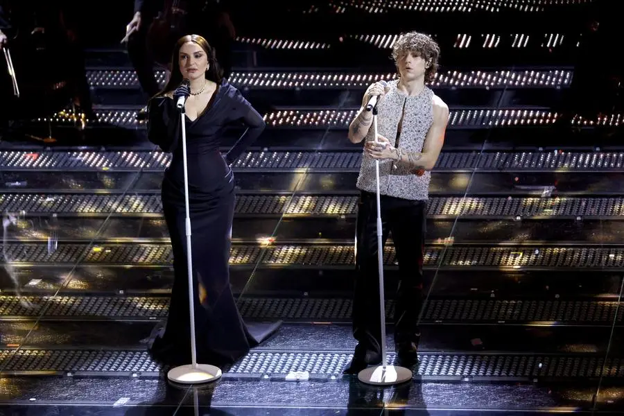 Sanremo 2025, gli scatti della serata delle cover e dei duetti