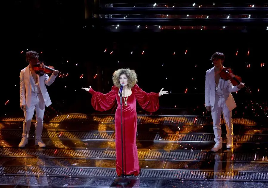 Sanremo 2025, gli scatti della serata delle cover e dei duetti