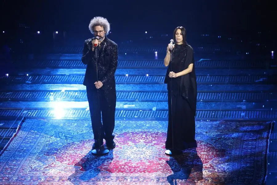 Sanremo 2025, gli scatti della serata delle cover e dei duetti
