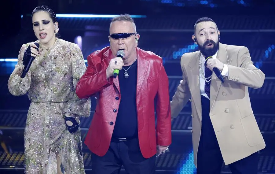 Sanremo 2025, Johnson Righeira con i Coma_Cose