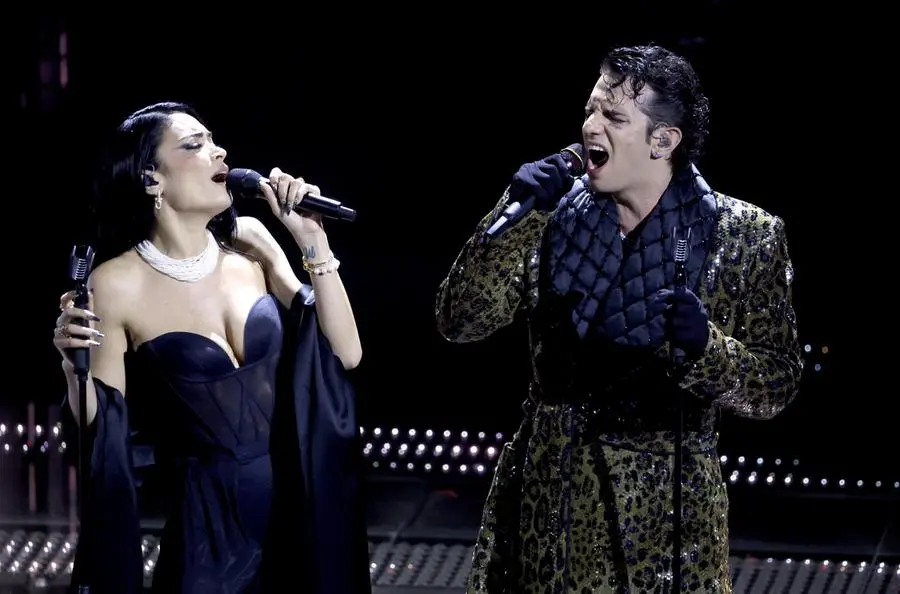 Sanremo 2025, gli scatti della serata delle cover e dei duetti