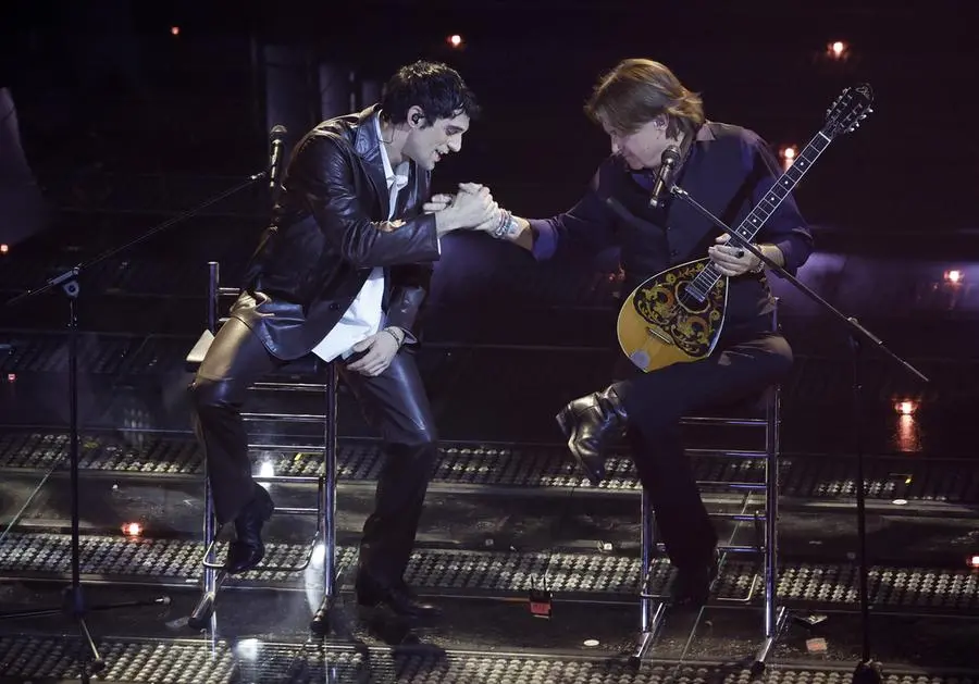 Sanremo 2025, gli scatti della serata delle cover e dei duetti