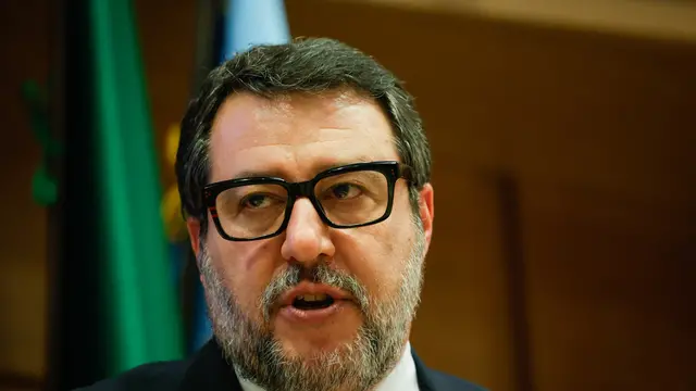 Il ministro dei Trasporti e delle infrastrutture Matteo Salvini nella sede della Regione Lazio durante un convegno sul Decreto salva casa, Roma, 13 Febbraio 2025.ANSA/GIUSEPPE LAMI