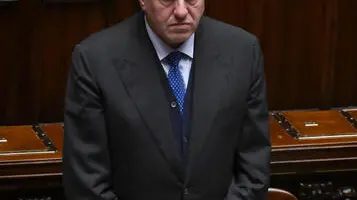 Il ministro della Difesa, Guido Crosetto, nell'aula della Camera durante la commemorazione di Furio Colombo, Roma, 22 gennaio 2025. ANSA/ETTORE FERRARI