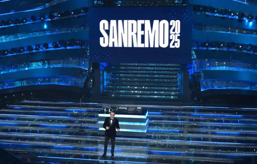 Sanremo 2025, le foto della prima parte della finale