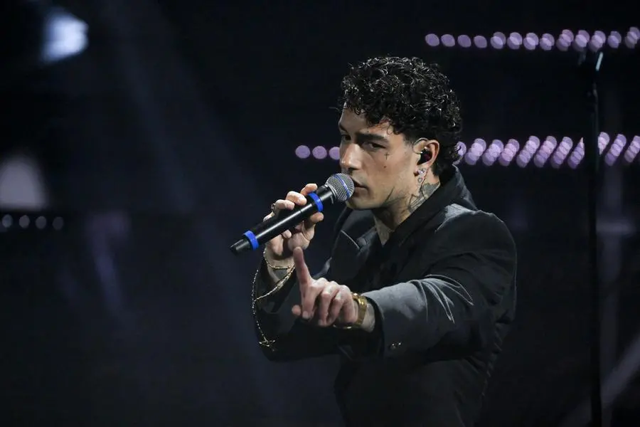 Sanremo 2025, le foto della prima parte della finale