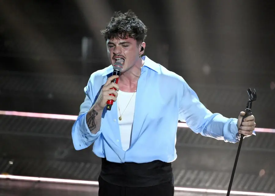 Sanremo 2025, le foto della prima parte della finale