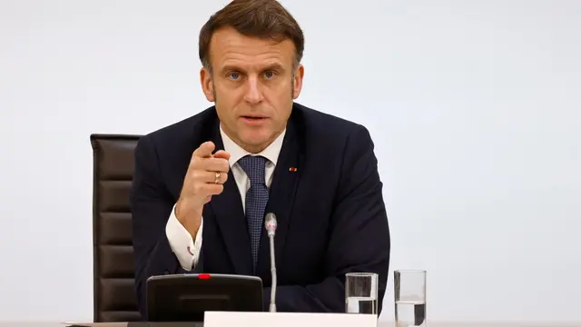 epa11893503 France's President Emmanuel Macron speaks during the International Conference on Syria at the Ministerial Conference Center, in Paris, France, 13 February 2025. EPA/LUDOVIC MARIN / POOL MAXPPP OUT