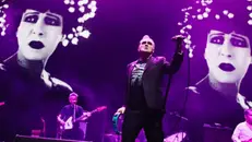 Morrissey durante un concerto - Foto tratta da Instagram