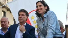 I leader del centrosinistra Elly Schlein, Giuseppe Conte, in piazza De Ferrari dove si chiedeno le dimissioni del presidente Giovanni Toti e nuove elezioni al piu presto possibile. Genova, 18 luglio 2024. ANSA/LUCA ZENNARO