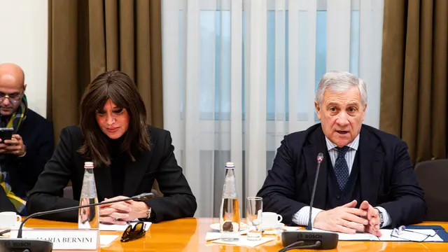 Il ministro degli Affari Esteri Antonio Tajani durante il tavolo “Food For Gaza” alla presenza della ministra dell'Universita e Ricerca Anna Maria Bernini, presso la Farnesina, Roma, 22 gennaio 2025. ANSA/ANGELO CARCONI