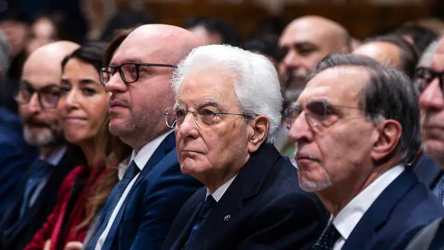 Il presidente della Repubblica Sergio Mattarella con il presidente del Senato Ignazio La Russa ed il presidente della Camera Lorenzo Fontana durante la presentazione del libro,“Fecero la scelta giusta”, presso la Camera deiDeputati, Roma, 13 febbraio 2025. ANSA/ANGELO CARCONI