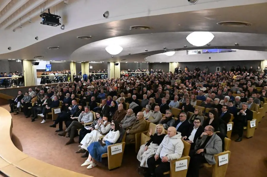 Il generale Vannacci in Camera di Commercio a Brescia