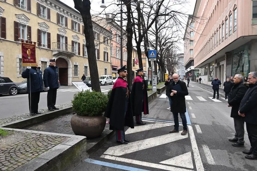 La commemorazione di Domenico Prosperi in via Gramsci