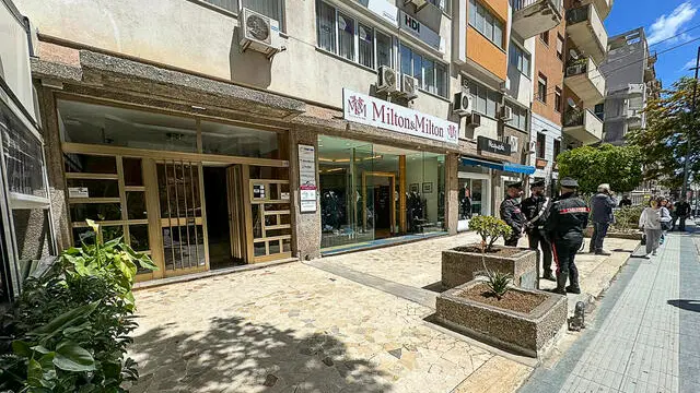 Omicidio suicidio questa mattina nel centro di Palermo. Un uomo, Piero Delia e una donna, Laura Lupo, marito e moglie, sono stati trovati morti nel loro appartamento in via Notarbartolo 49. Palermo, 04 maggio 2024 ANSA/IGOR PETYX