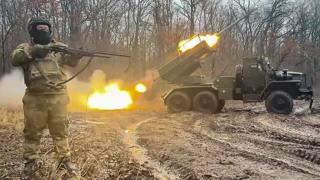 epa11828957 A still image taken from a handout video made available by the Russian Defence Ministry Press-Service on 16 January 2025 shows Russian serviceman as the BM-21 'Grad' jet rocket systems launchs in border areas of the Kursk region, Russia. Fighting between Russian and Ukrainian forces has been ongoing in the Kursk region since 06 August 2024 following a Ukrainian military incursion into the Russian border region. EPA/RUSSIAN DEFENCE MINISTRY HANDOUT HANDOUT EDITORIAL USE ONLY/NO SALESHANDOUT EDITORIAL USE ONLY/NO SALES