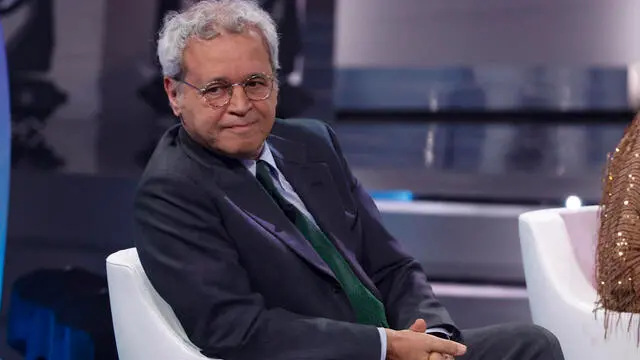 Enrico Mentana, durante la trasmissione televisiva ‘La tv fa 70’ in onda su Rai Uno, Roma 17 febbraio 2024. ANSA/FABIO FRUSTACI