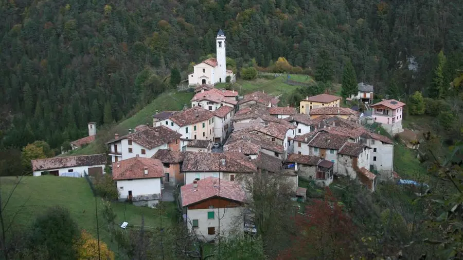 Una veduta aerea di Valvestino - © www.giornaledibrescia.it