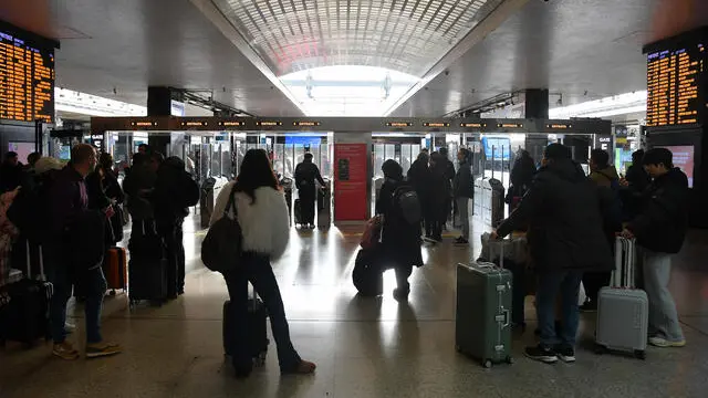 La Stazione Termini nel giorno dello sciopero nazionale del personale del Gruppo Fs, Italo e Trenord Roma, 26 gennaio 2025 ANSA/FABIO CIMAGLIA