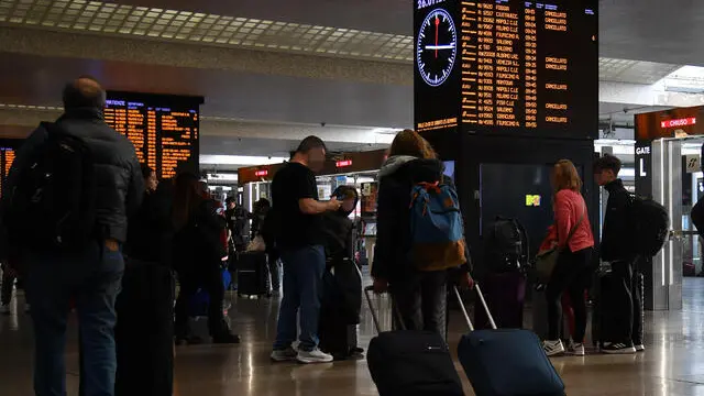 La Stazione Termini nel giorno dello sciopero nazionale del personale del Gruppo Fs, Italo e Trenord Roma, 26 gennaio 2025 ANSA/FABIO CIMAGLIA