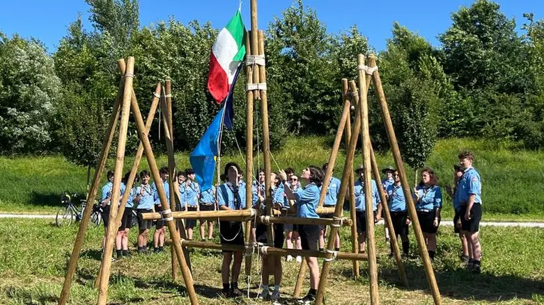 Scout allestiscono un campo © www.giornaledibrescia.it