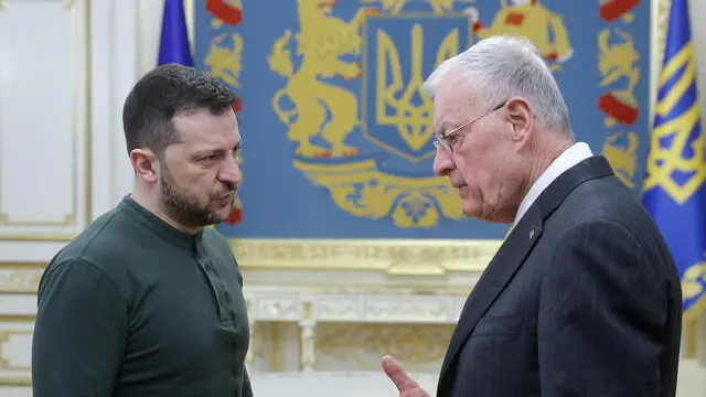 epa11910525 Ukrainian President Volodymyr Zelensky (L) and US Special Presidential Envoy for Russia and Ukraine Keith Kellogg (R) attend their meeting in Kyiv, Ukraine, 20 February 2025. Keith Kellogg arrived in Ukraine to meet with senior Ukrainian officials amid the ongoing Russian invasion. EPA/SERGEY DOLZHENKO