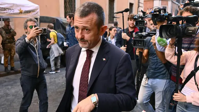 Andrea Delmastro Delle Vedove arriva nella sede di FdI per la riunione dell'esecutivo nazionale del partito, Roma, 05 ottobre 2022. ANSA/ETTORE FERRARI