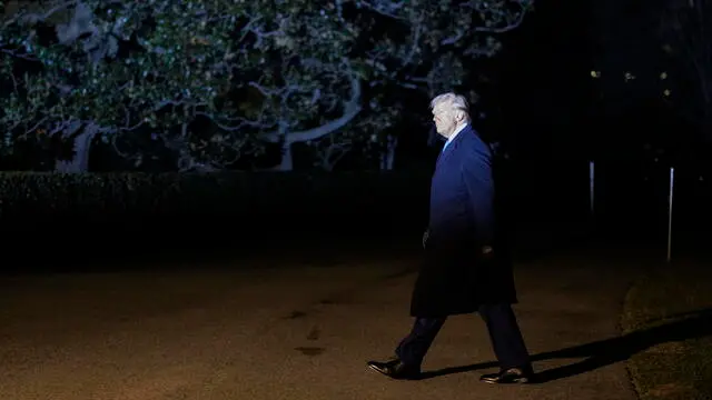 epa11908826 US President Donald Trump arrives back to the White House in Washington, DC, USA, 19 February 2025. Trump returned to Washington after attending an investment summit backed by Saudi Arabiaâ€™s sovereign wealth fund in Miami, Florida. EPA/AARON SCHWARTZ / POOL