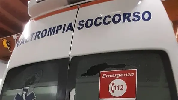 Il mezzo di Valtrompia Soccorso danneggiato